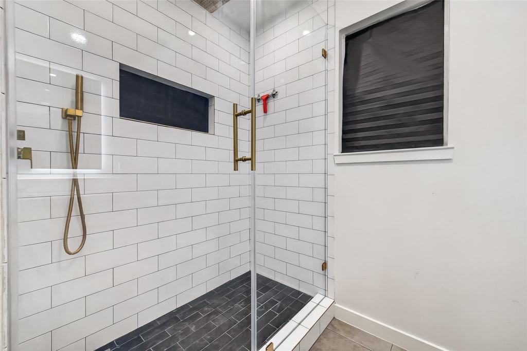 5252 Pinewood Terrace - Photo 31