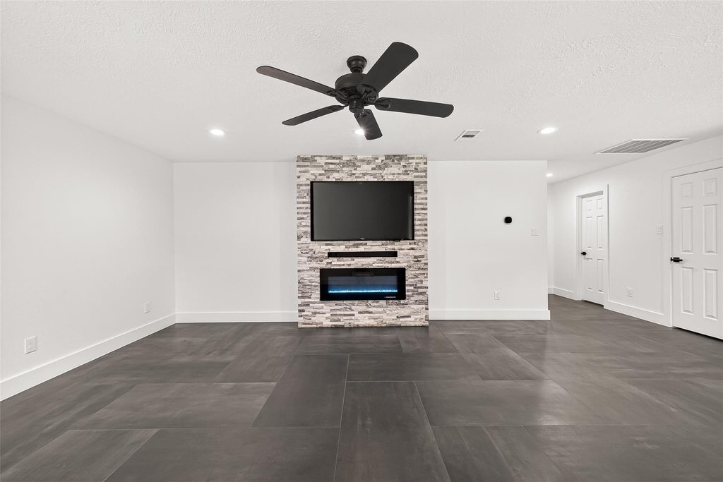 5252 Pinewood Terrace - Photo 21