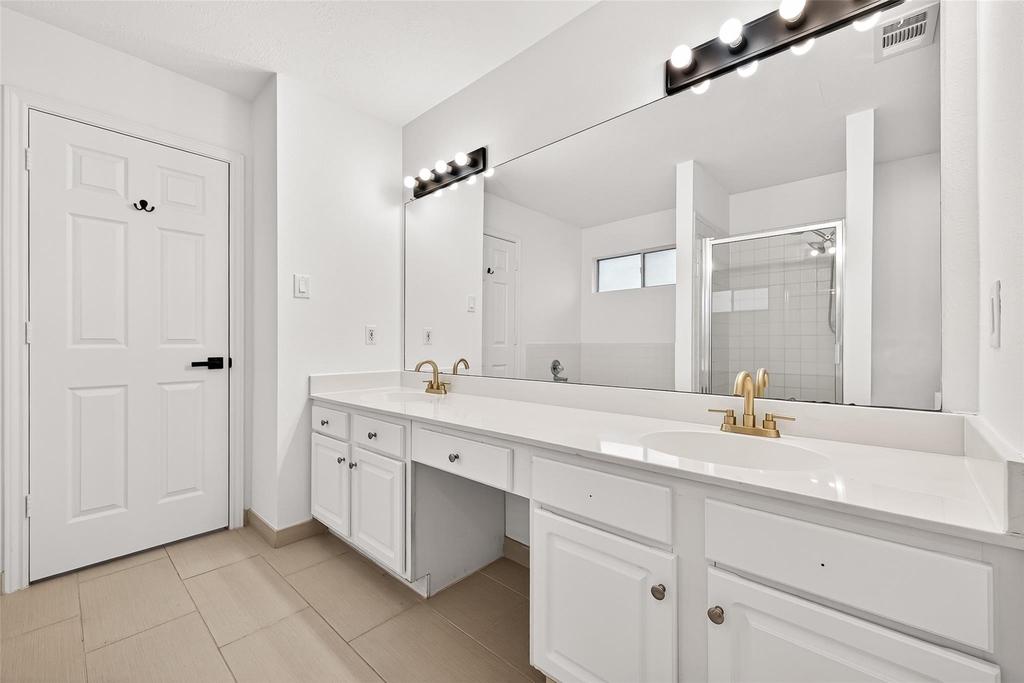5252 Pinewood Terrace - Photo 38
