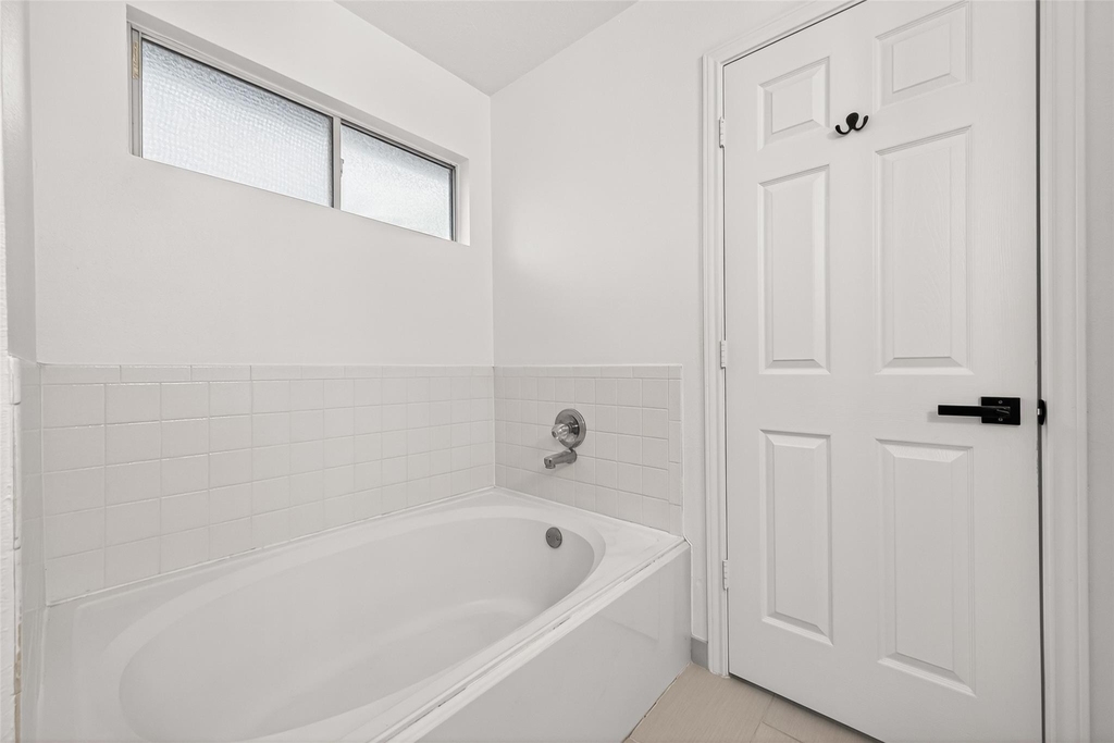 5252 Pinewood Terrace - Photo 40