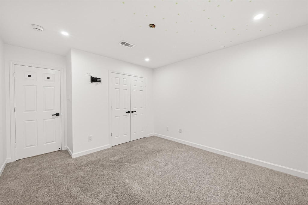 5252 Pinewood Terrace - Photo 29