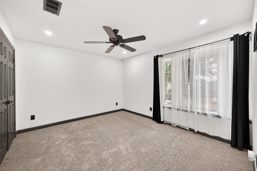 5252 Pinewood Terrace - Photo 34