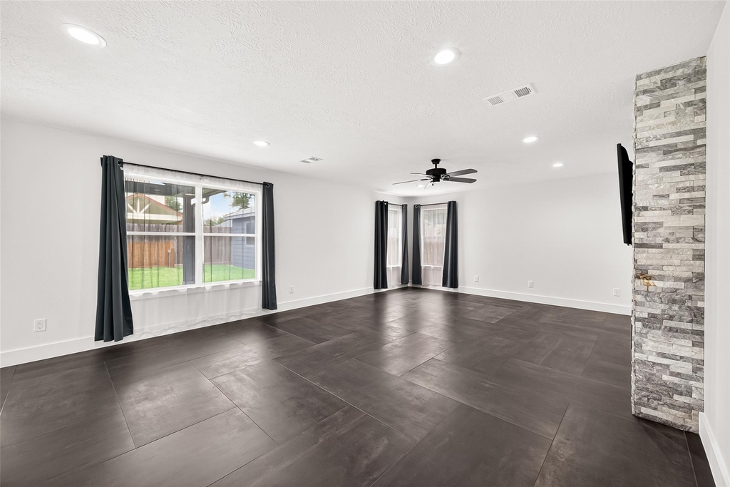 5252 Pinewood Terrace - Photo 20