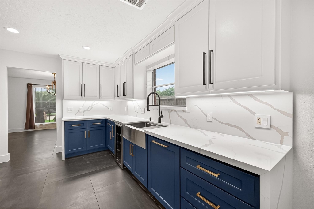 5252 Pinewood Terrace - Photo 14