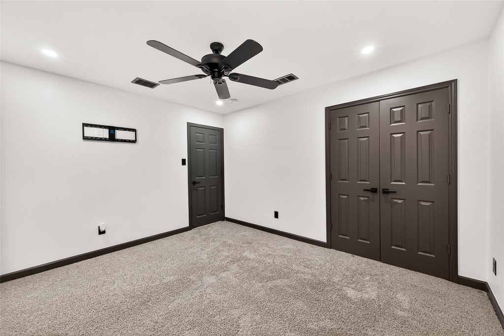 5252 Pinewood Terrace - Photo 35