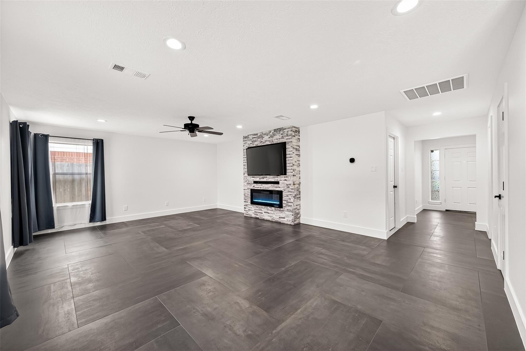 5252 Pinewood Terrace - Photo 18