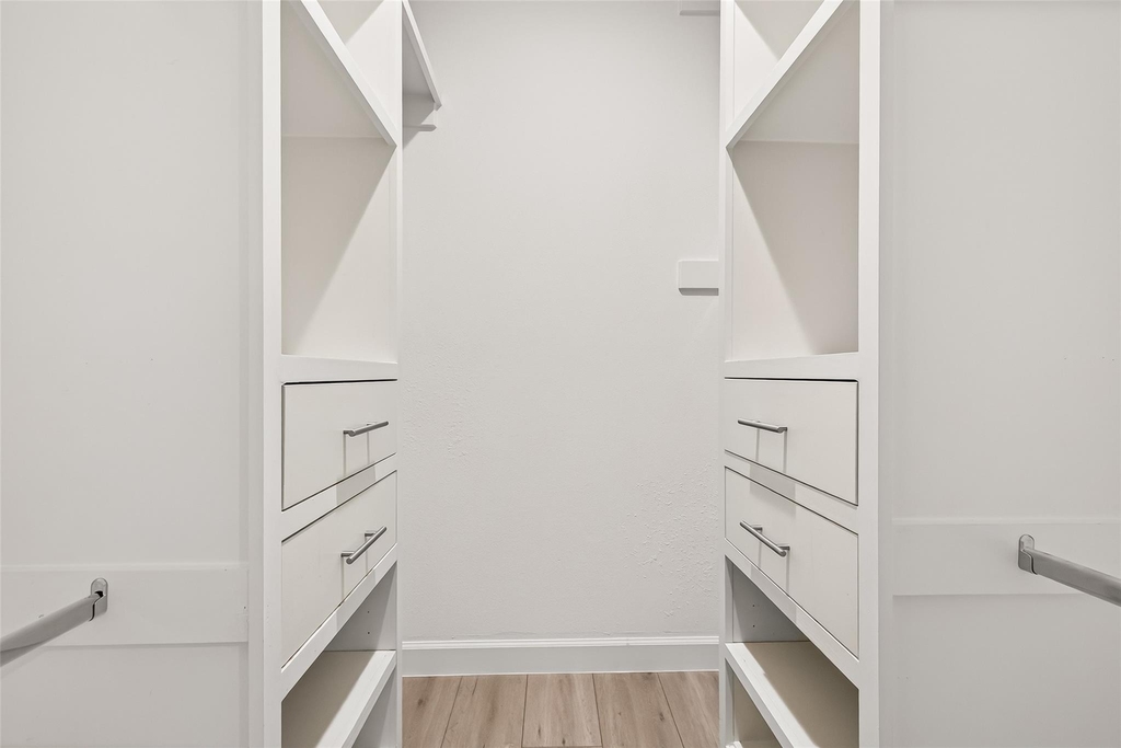 5252 Pinewood Terrace - Photo 32