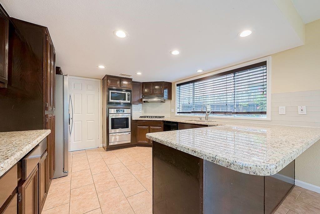 2039 Shorewood Lane - Photo 16