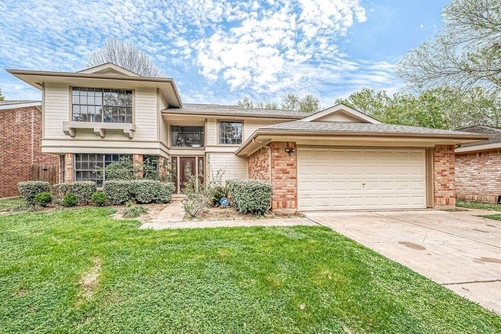 2039 Shorewood Lane - Photo 2