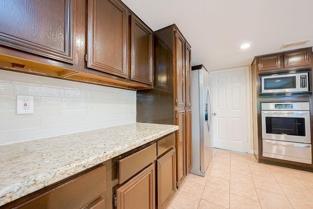 2039 Shorewood Lane - Photo 17