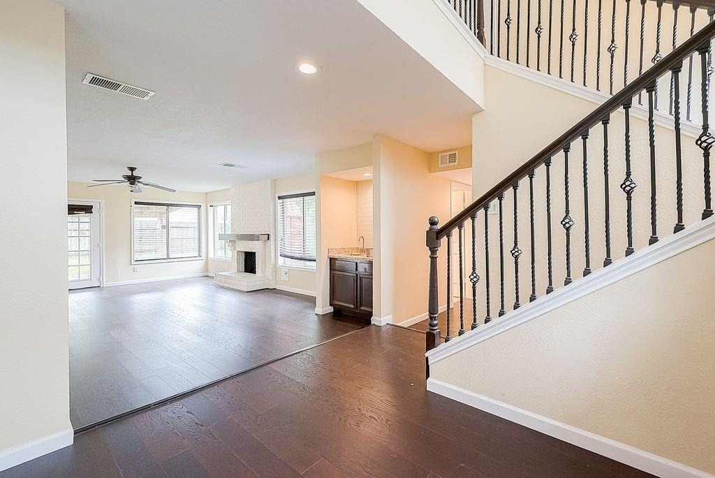 2039 Shorewood Lane - Photo 4