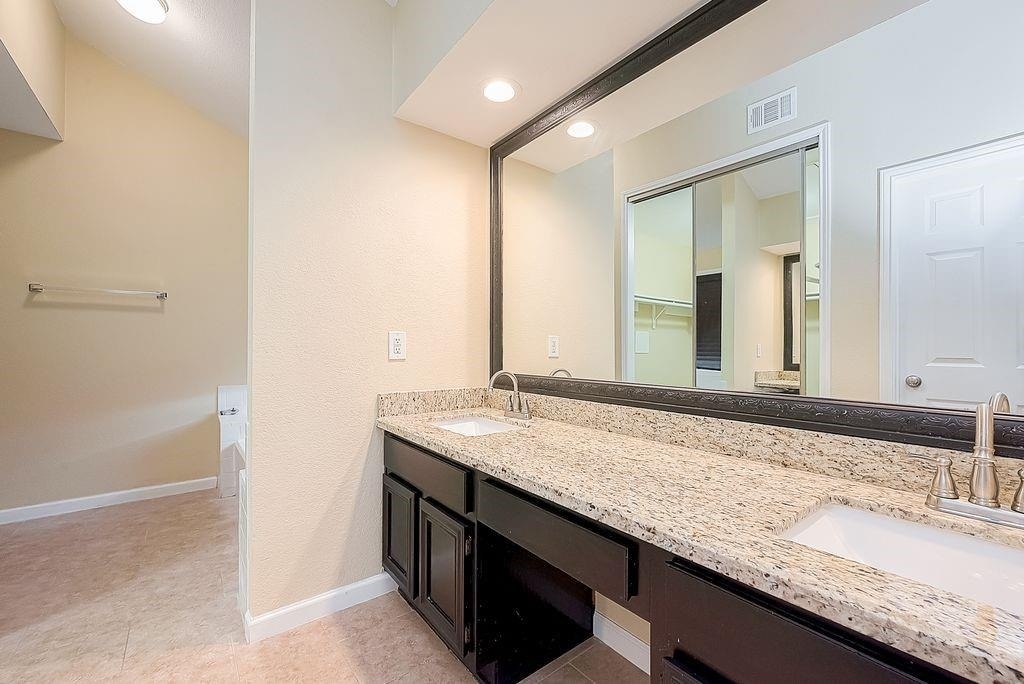 2039 Shorewood Lane - Photo 34