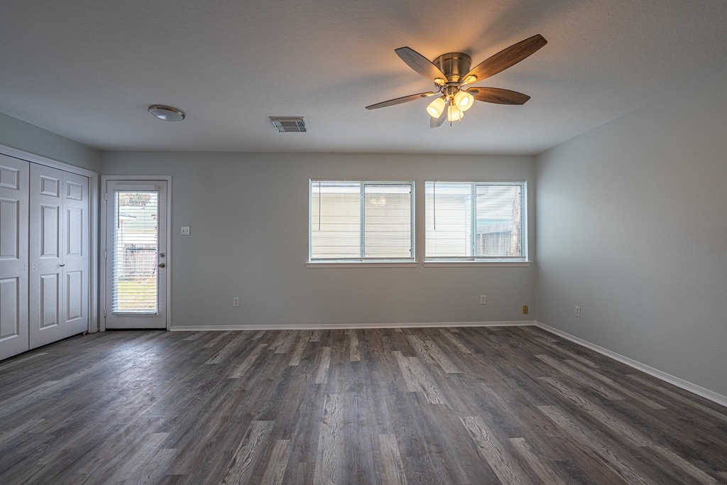6247 Elton Knolls Street - Photo 5
