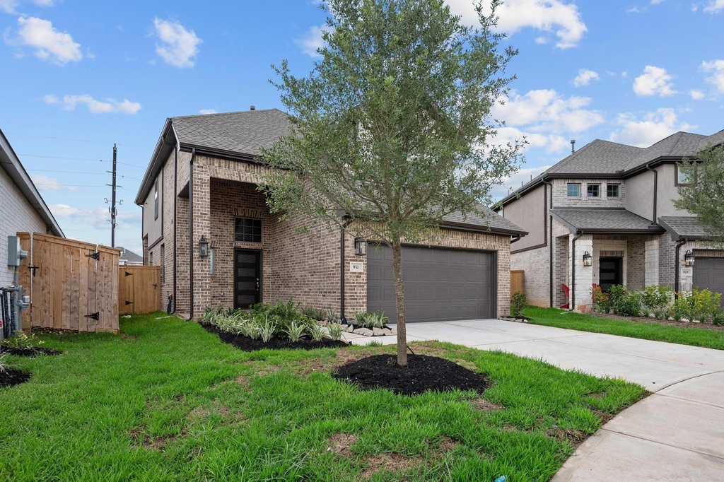 932 Malibu Shore Lane - Photo 1
