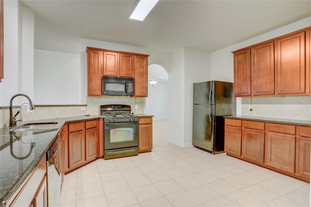 7406 Sabinal Creek Drive - Photo 3