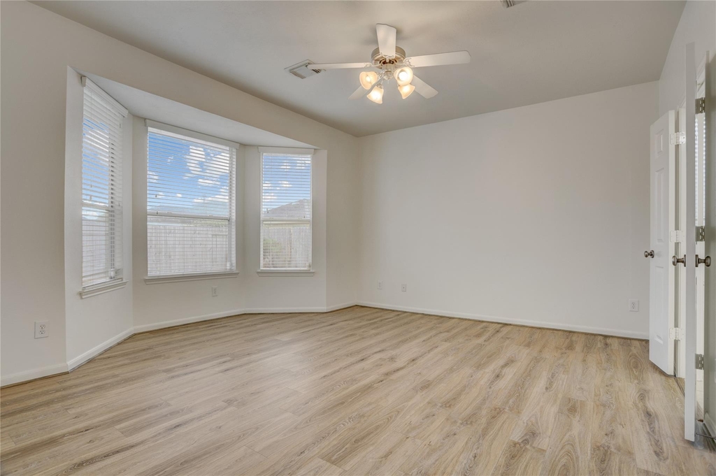 7406 Sabinal Creek Drive - Photo 7
