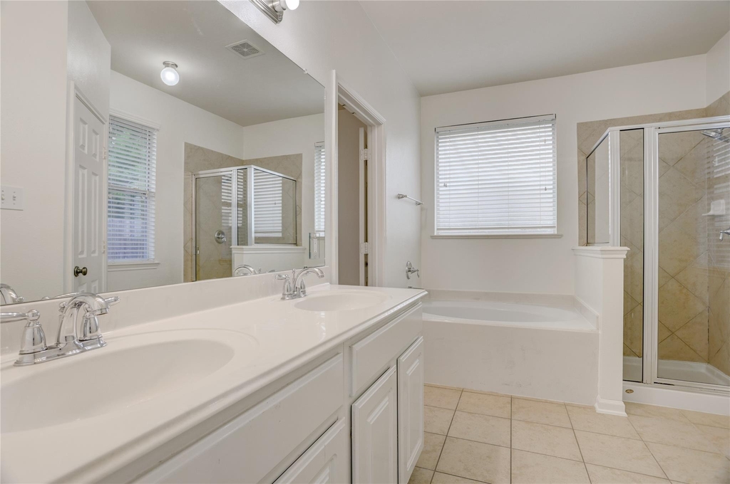7406 Sabinal Creek Drive - Photo 8