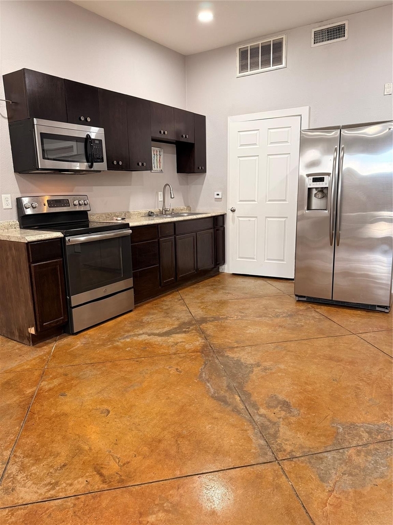 3208 Jackson Street - Photo 3