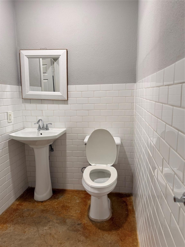 3208 Jackson Street - Photo 2