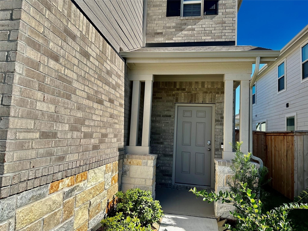16523 Pine Arrow Drive - Photo 4