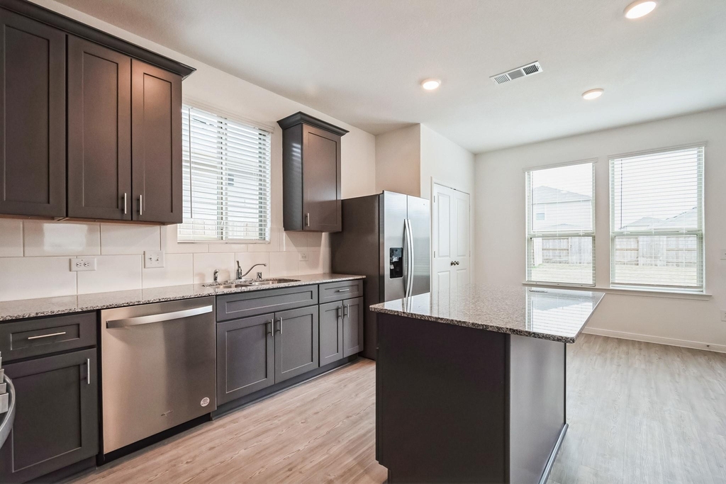 16523 Pine Arrow Drive - Photo 5