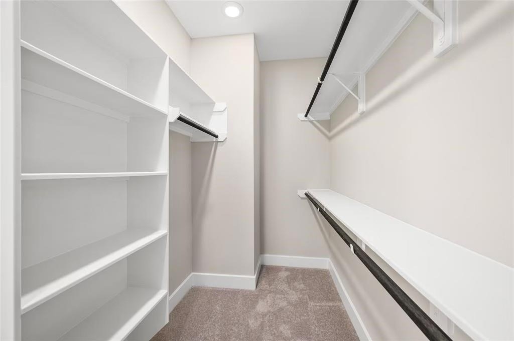 105 W Whitney Street - Photo 4