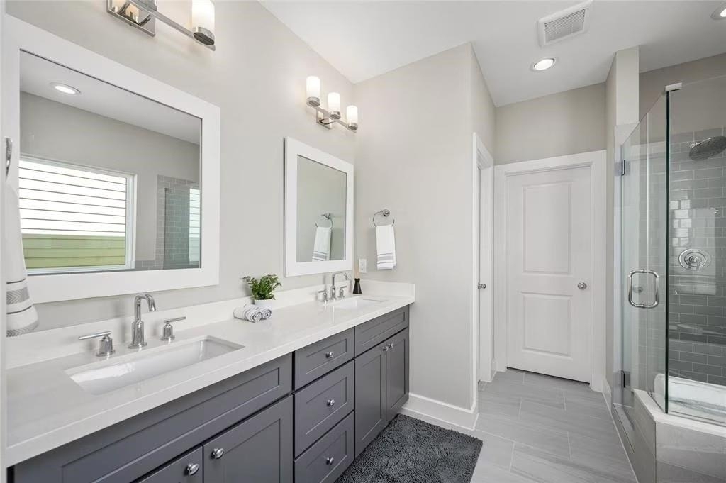 105 W Whitney Street - Photo 5