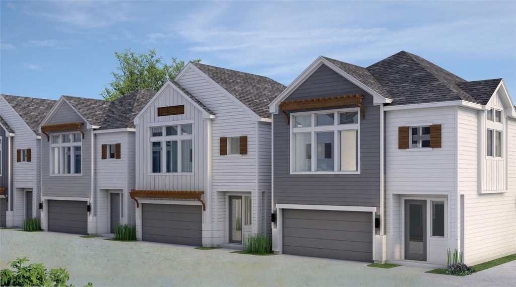 105 W Whitney Street - Photo 1