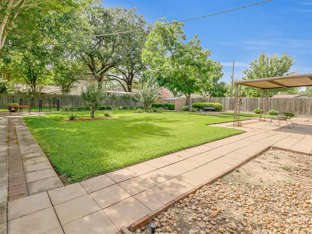 805 Bluebonnet Lane - Photo 14