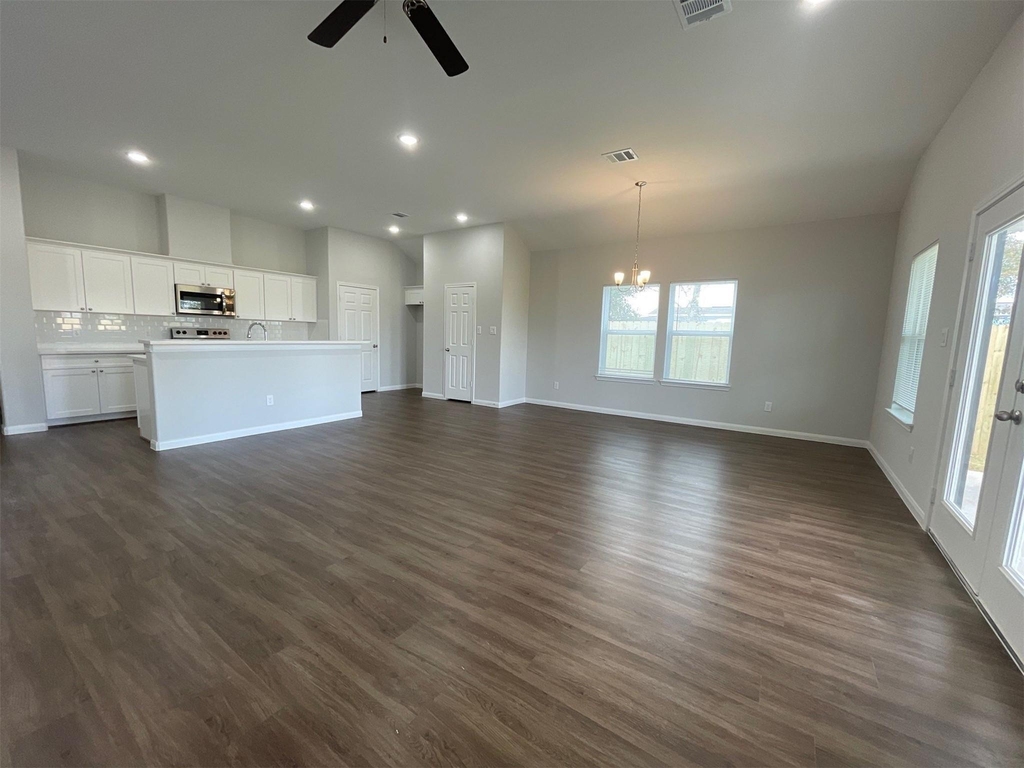 1055 Road 5736 - Photo 3
