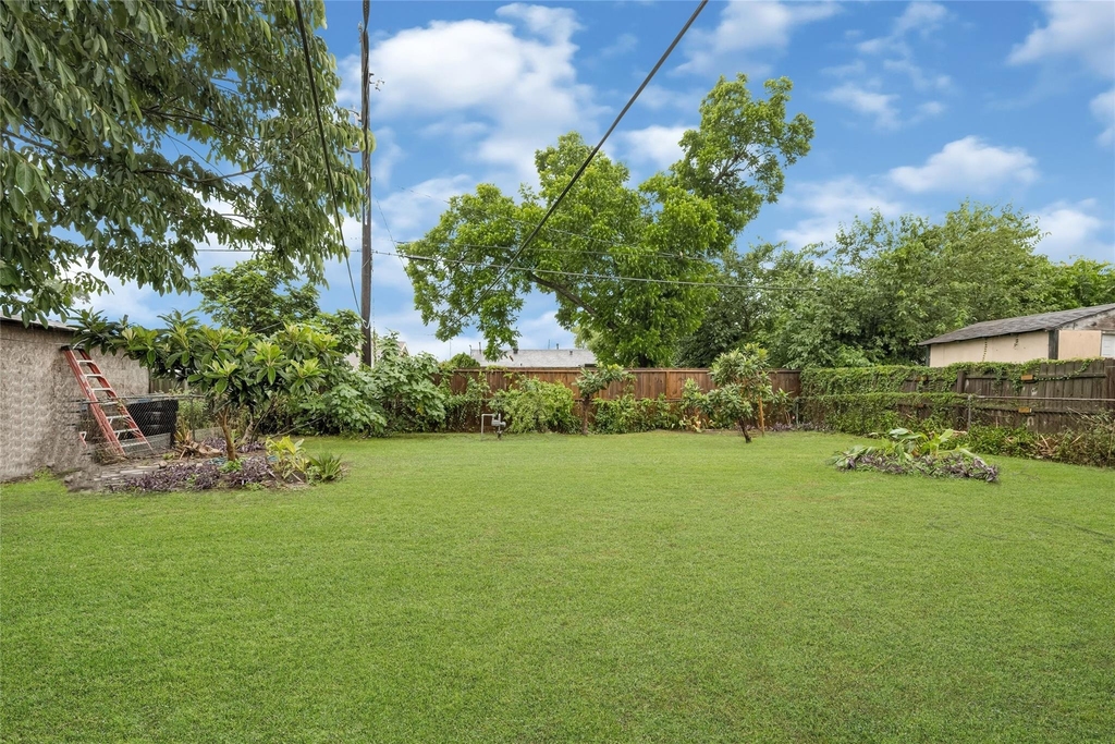 5009 Bataan Road - Photo 3