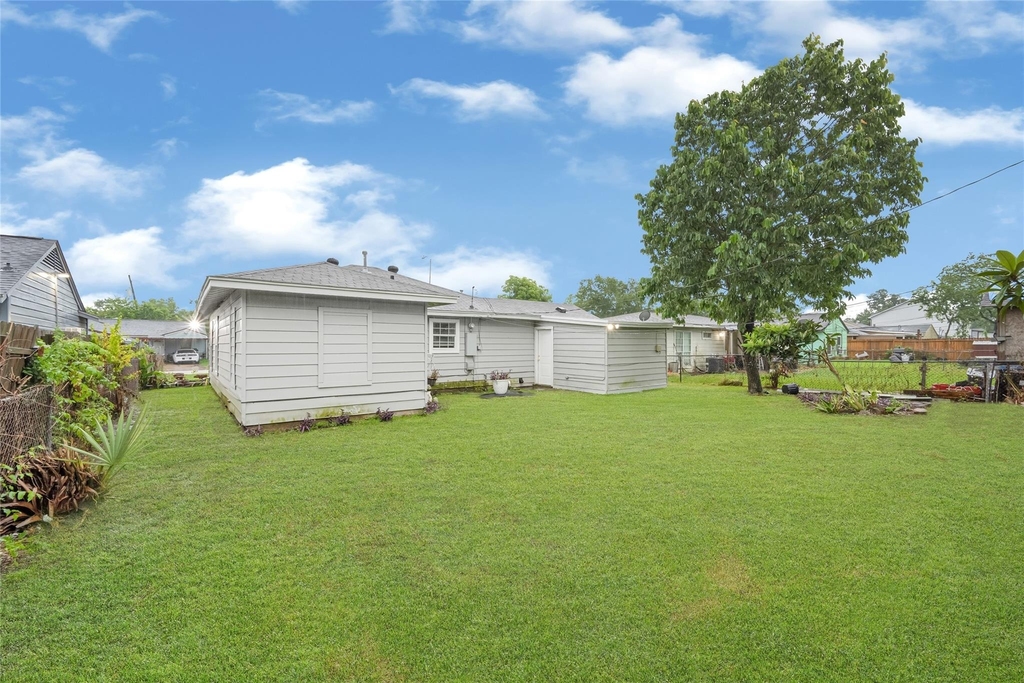 5009 Bataan Road - Photo 5