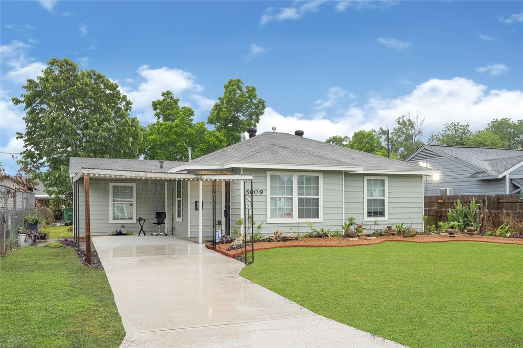 5009 Bataan Road - Photo 0