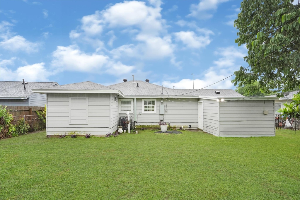 5009 Bataan Road - Photo 4