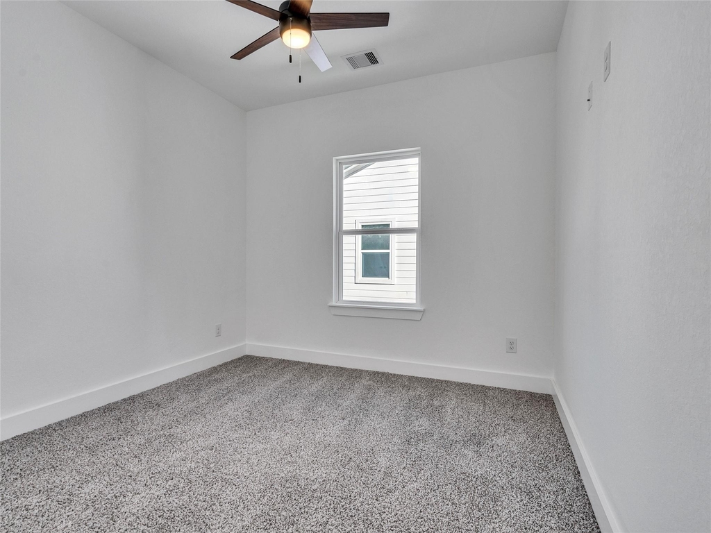 5128 Clover Street - Photo 17