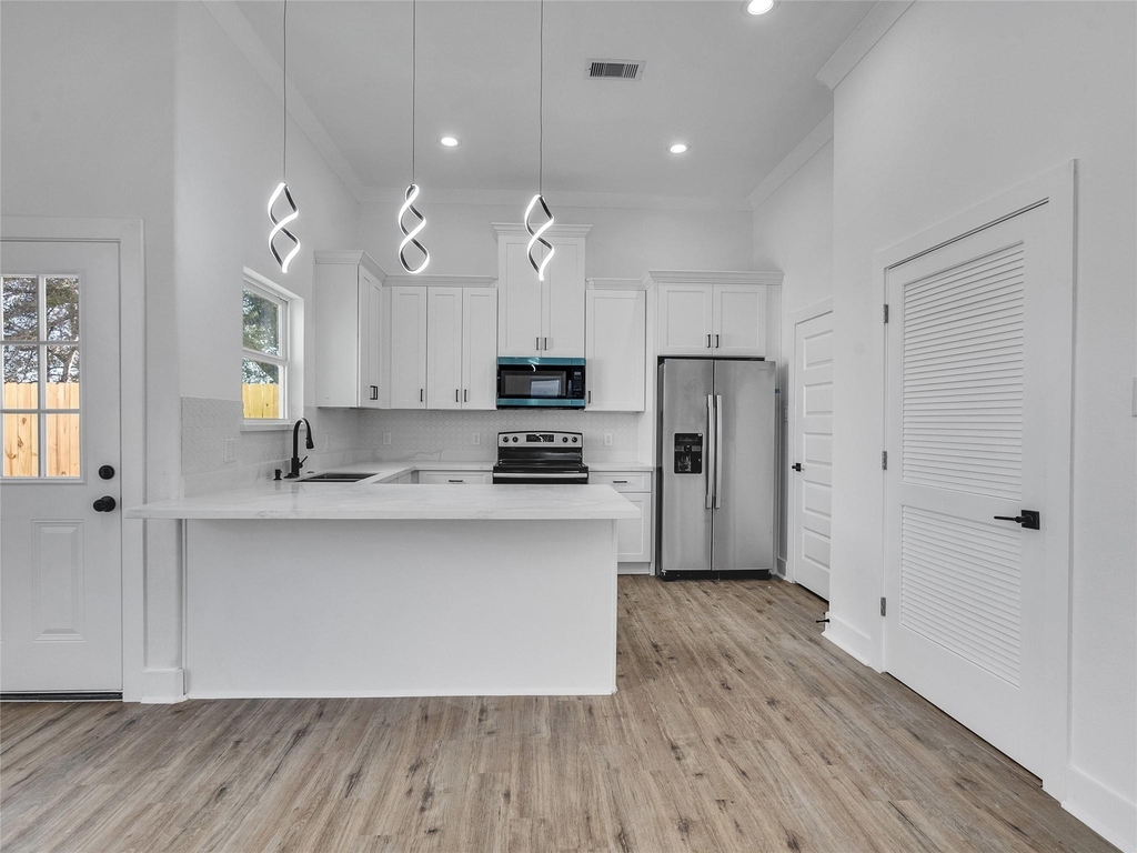 5128 Clover Street - Photo 8