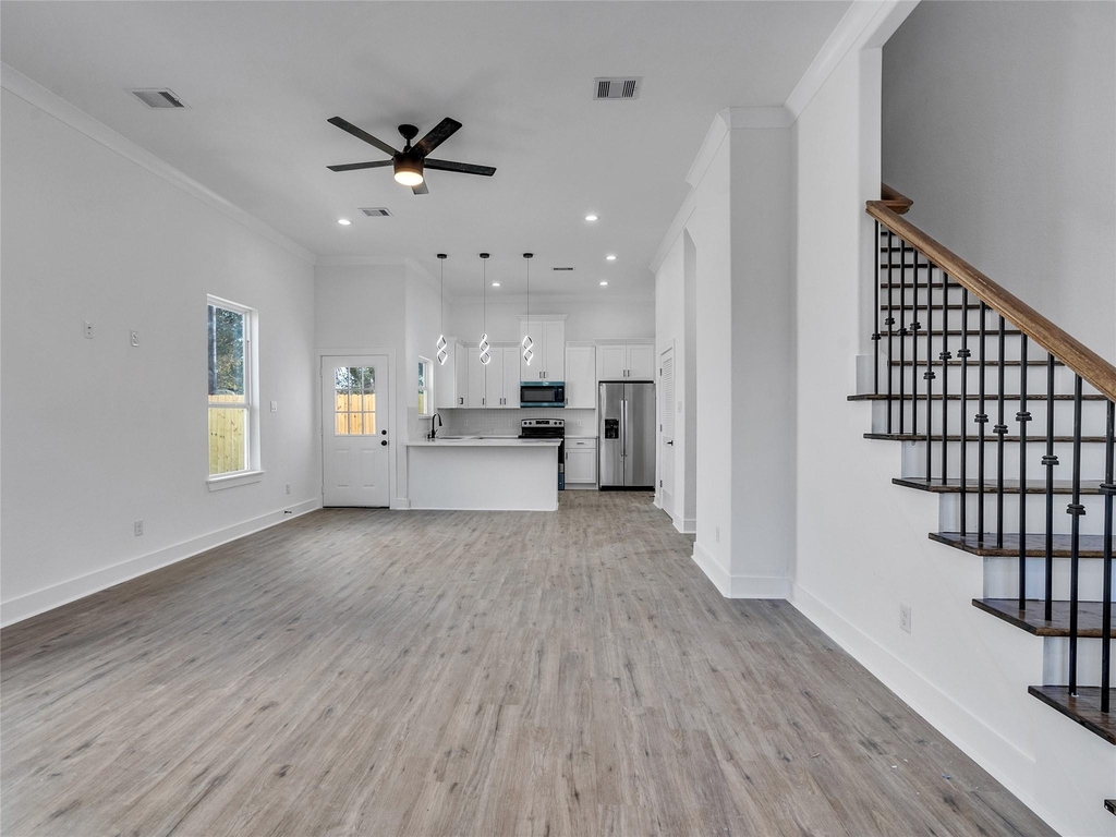 5128 Clover Street - Photo 4