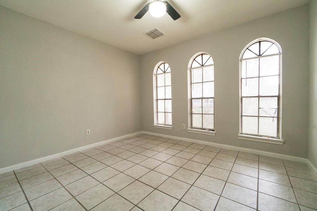18746 Wood Glen Lane - Photo 4