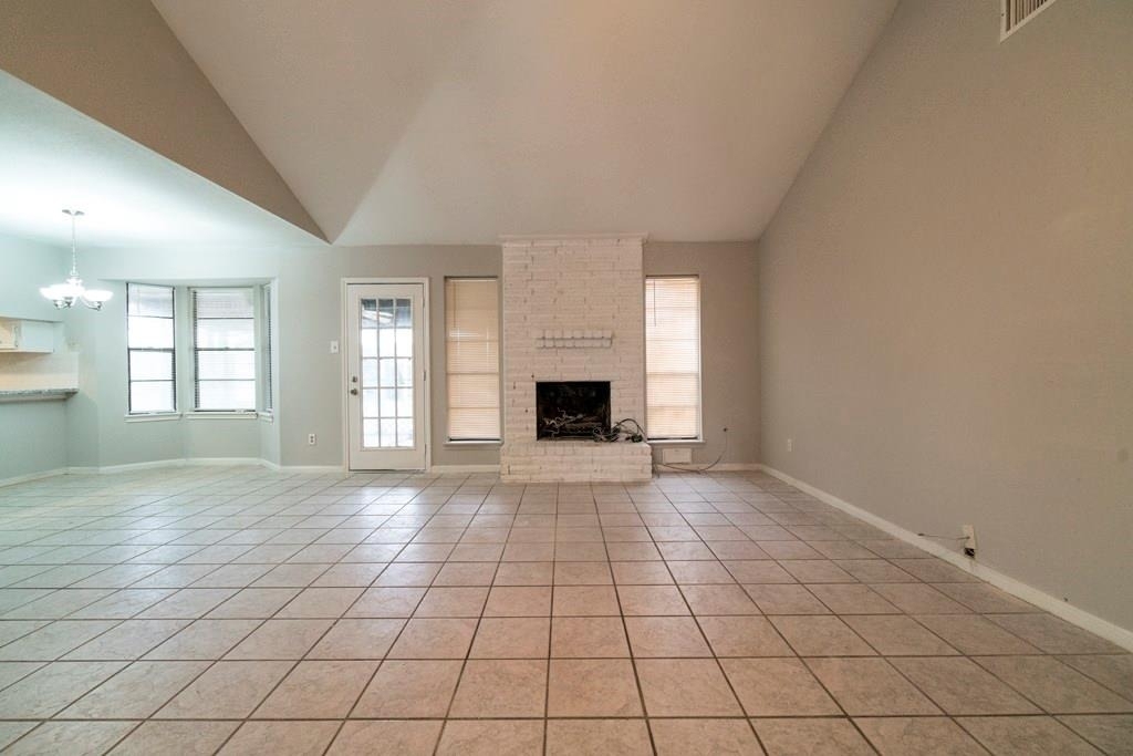 18746 Wood Glen Lane - Photo 16