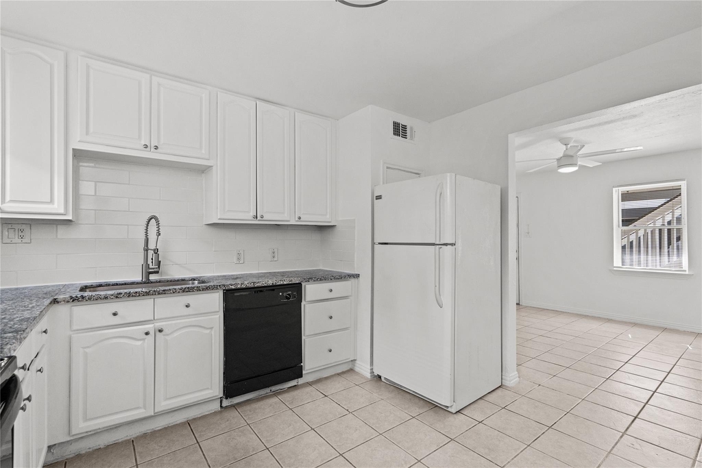918 Winnie Street - Photo 12
