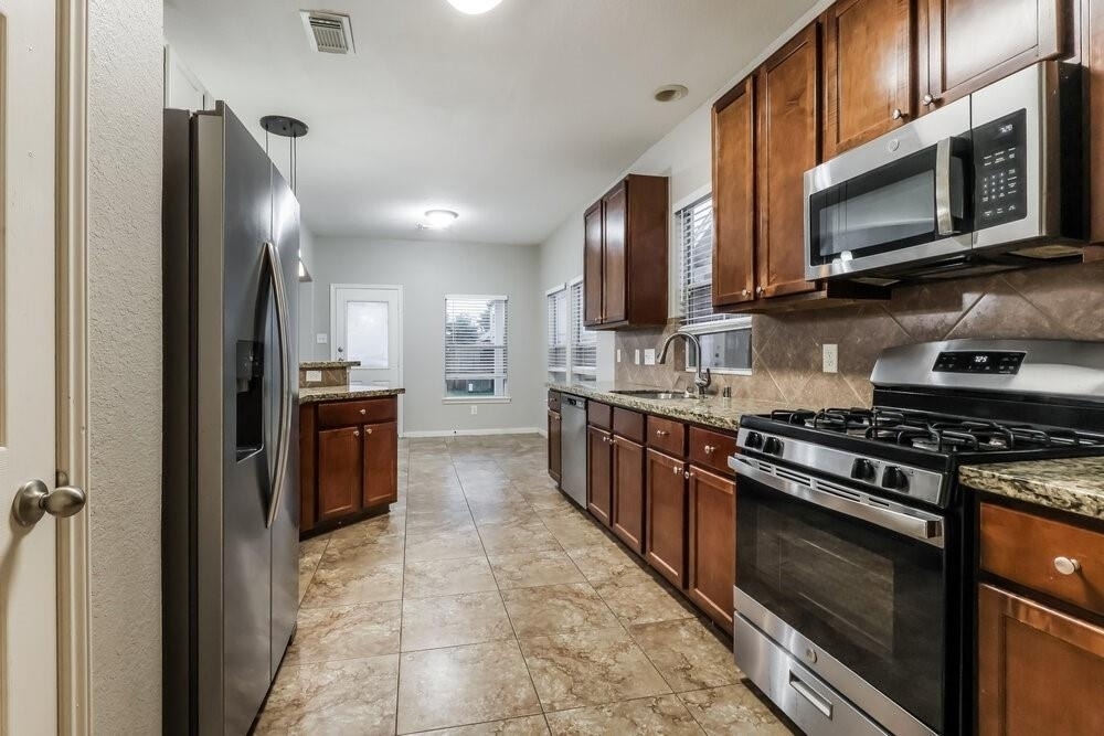 12927 Pine Woods Street - Photo 5