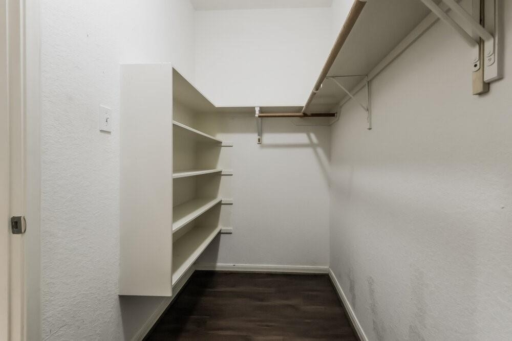 12927 Pine Woods Street - Photo 11