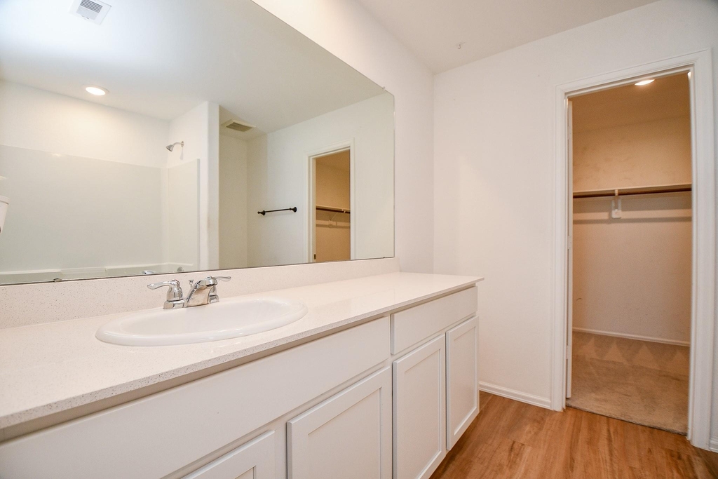 1460 Twilight Green Dr - Photo 10
