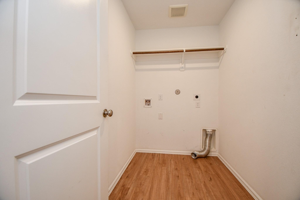 1460 Twilight Green Dr - Photo 22