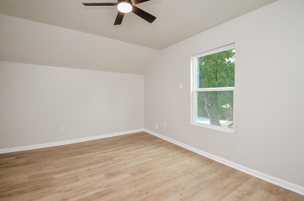 9903 Bromel Station Street - Photo 29