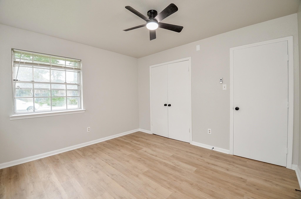 9903 Bromel Station Street - Photo 15