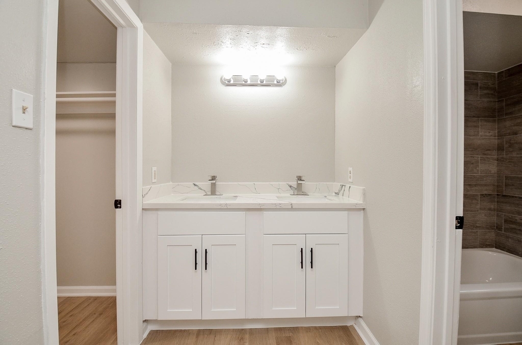 9903 Bromel Station Street - Photo 18