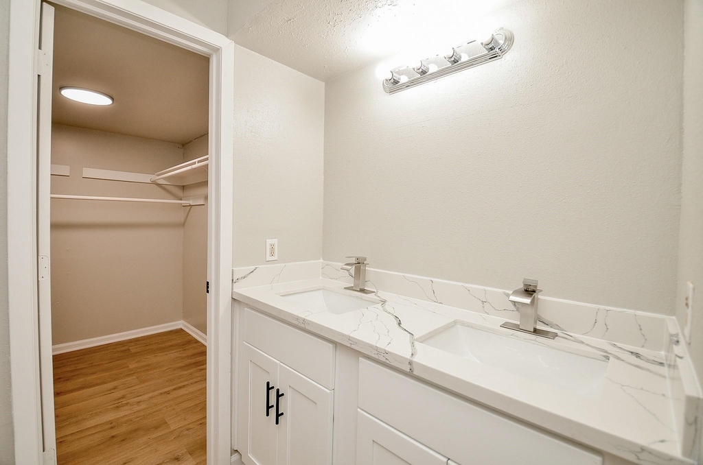 9903 Bromel Station Street - Photo 20