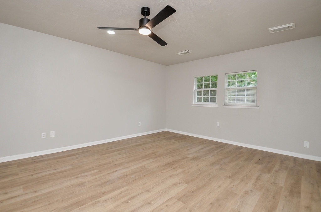 9903 Bromel Station Street - Photo 16
