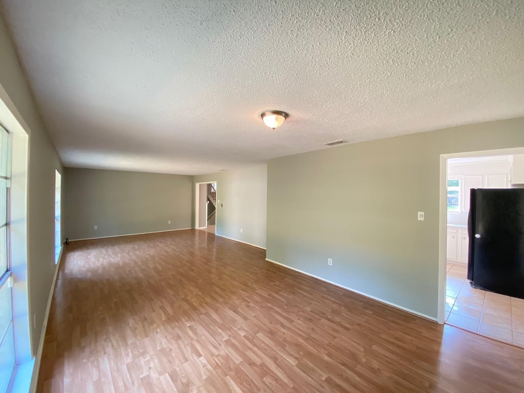 410 Cordell Drive - Photo 4
